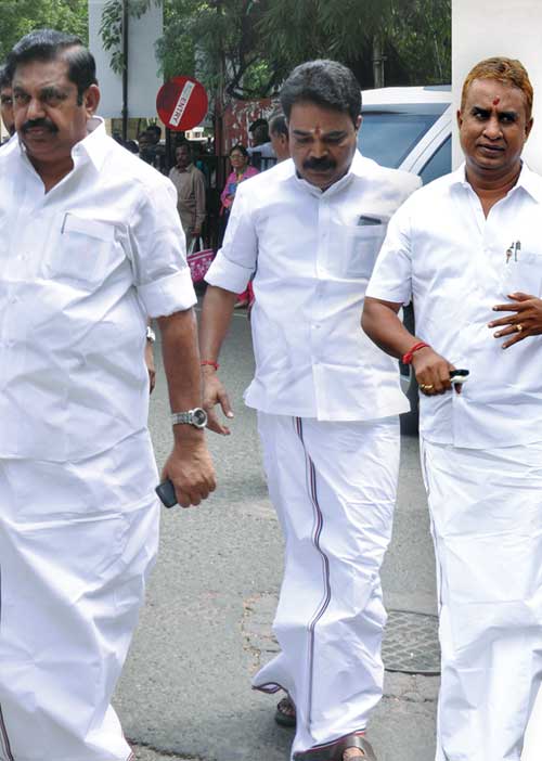 கொடநாட்டில் ஒரு லட்சம் கோடி கொள்ளை! -சிக்கும் புதிய குற்றவாளிகள்!