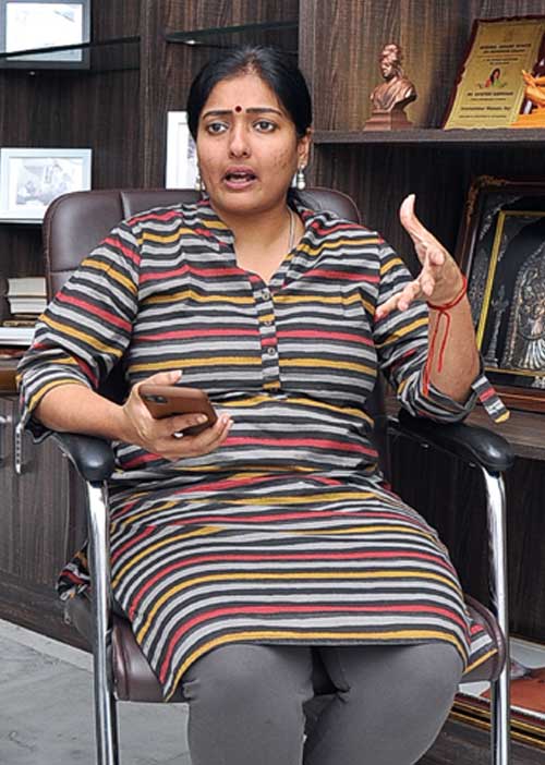 கமலாலய லீலைகள்! காயத்ரி அதிரடி!