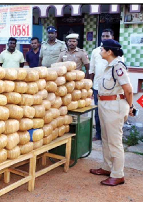இன்று போய் நாளை வா! -கஞ்சா கடத்தல்காரர்களை வழியனுப்பிய போலீசார்!
