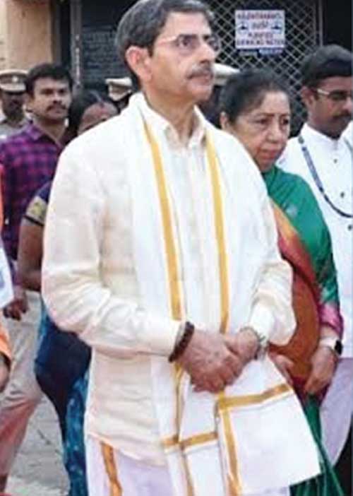 மீண்டும் அசைவ சர்ச்சையில் கவர்னர்!