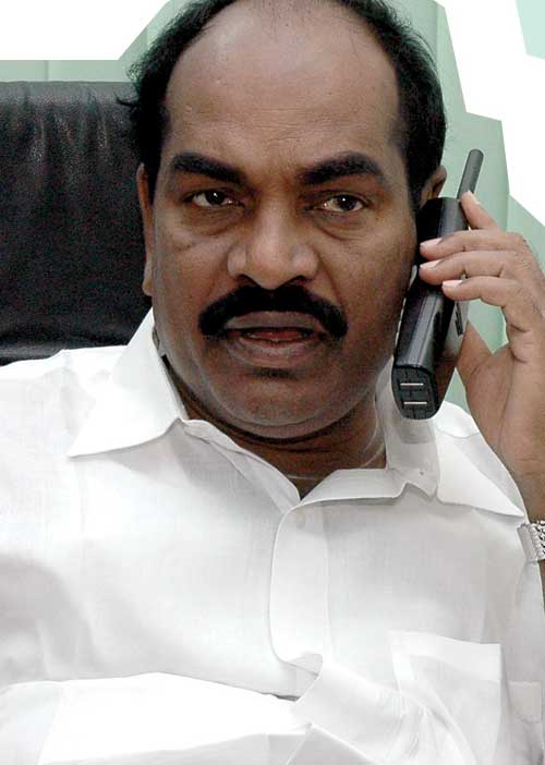 அதிரடி ரெய்டு! தி.மு.க.வை மிரட்ட ஜெகத் அஸ்திரம்!