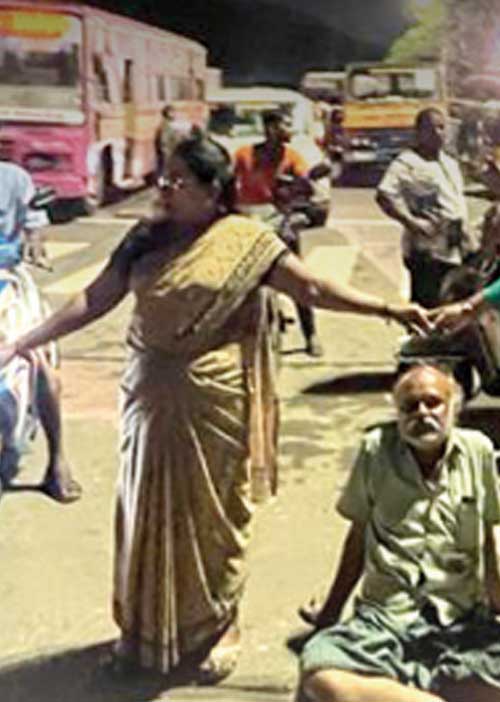 கரண்ட் கட்.. பால் தட்டுப்பாடு... அவலம்! - கொந்தளித்த மக்கள்!