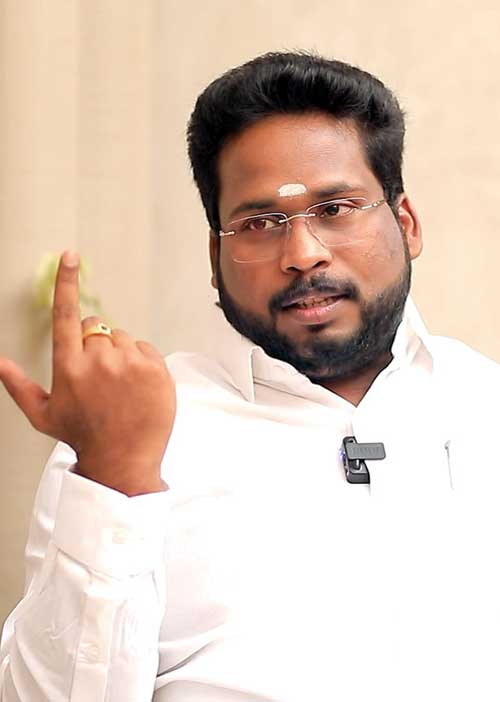 மாநில தலைவர் பணத்துக்கு அடிமை! -கொதிக்கும் திருச்சி சூர்யா