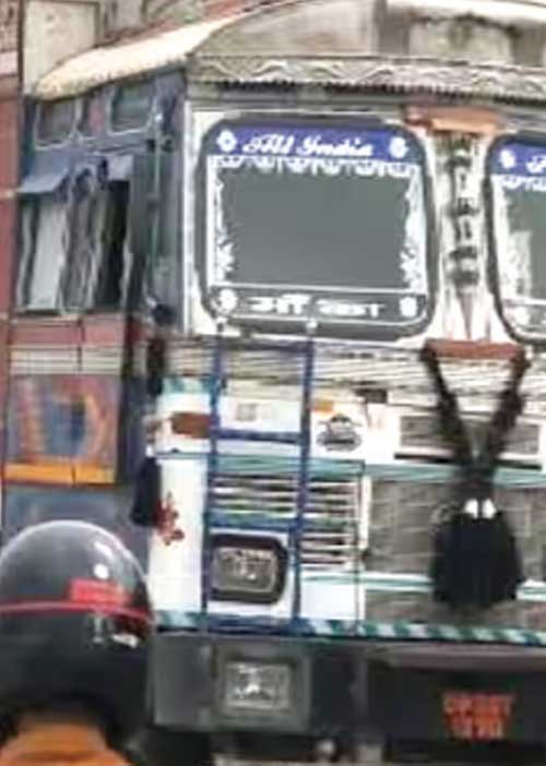 வசூல் வேட்டை! கூண்டோடு சிக்கிய உ.பி. போலீஸ்!