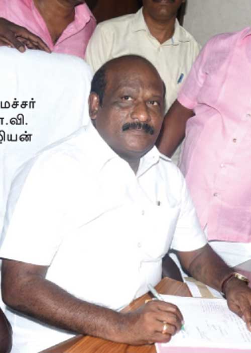உயர் கல்வித்துறையில் சுழன்றடிக்கும் பிரச்சனைகள்!