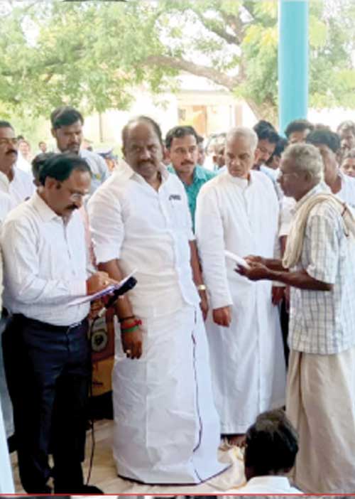 144 வீடுகள் இடிப்பு! மக்களுக்கு உதவிய எம்.எல்.ஏ.!