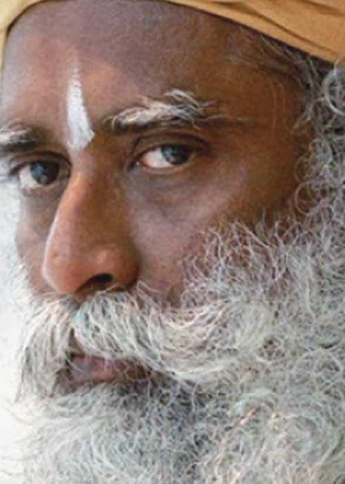 டேஞ்சரஸ் ஜக்கி! எதிப்புக் கொடி பிடிக்கும் ஆன்மீக உலகம்