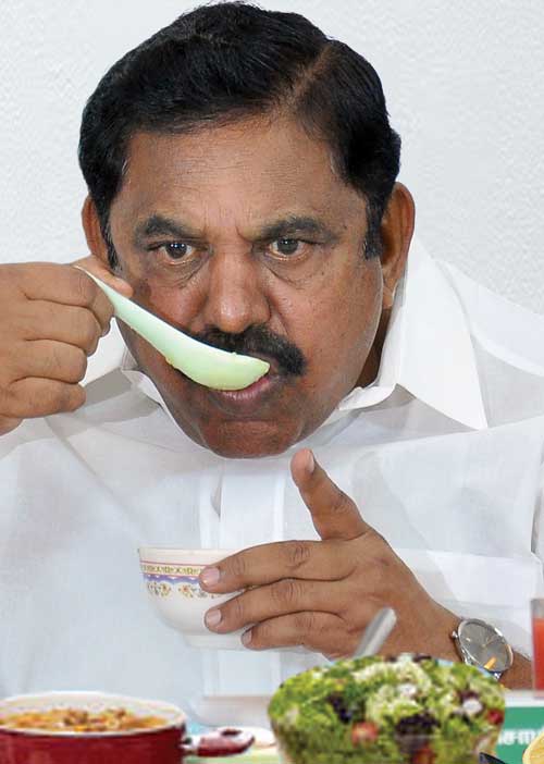 எடப்பாடி தடபுடல் கறி விருந்து! எம்.எல்.ஏ.க்களுக்கு ஸ்வீட் பாக்ஸ்!