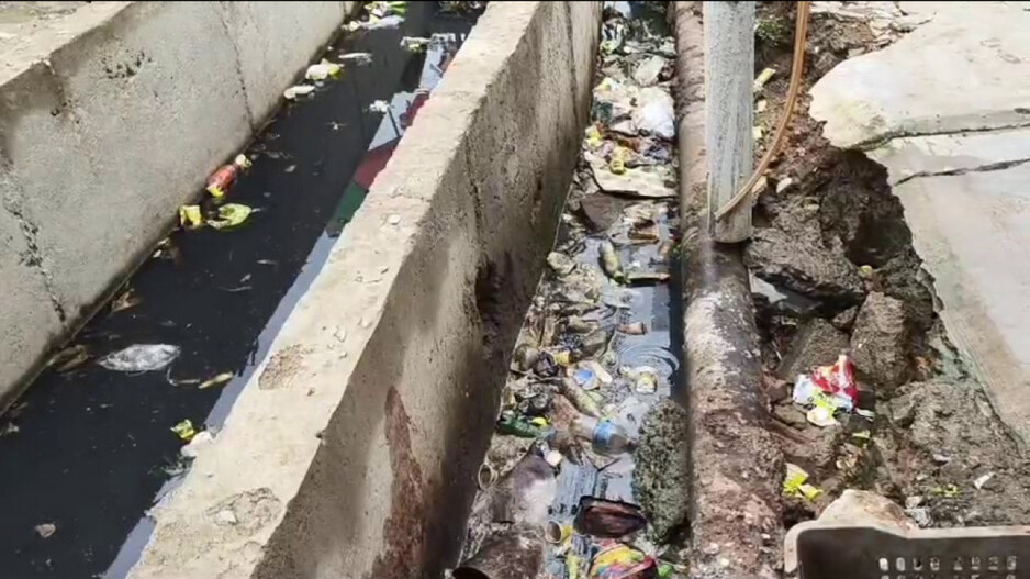 Delay in Drain Construction: ସରିପାରୁନି କାମ...ମୁକୁଳା ନାଳ ଆଣିବ ହଇଜା...ଲୋକେ ଆତଙ୍କିତ