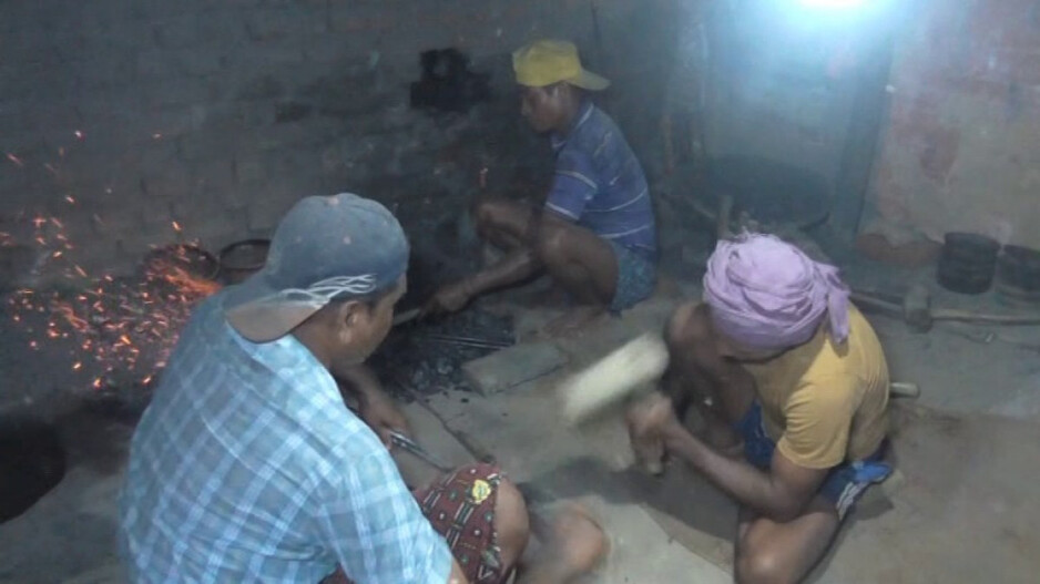 Bronze Utensils: ଆଧୁନିକତାର ଛାପରେ ହଜିଗଲାଣି କଂସା ବାସନ...ହାତବାନ୍ଧି ବସିଛି କାରିଗର