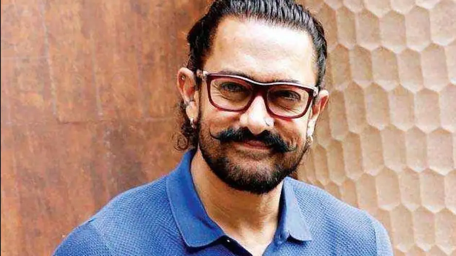 Aamir Khan accepted spitting on hands of his heroines; shared weird reason behind it Watch (Throwback)