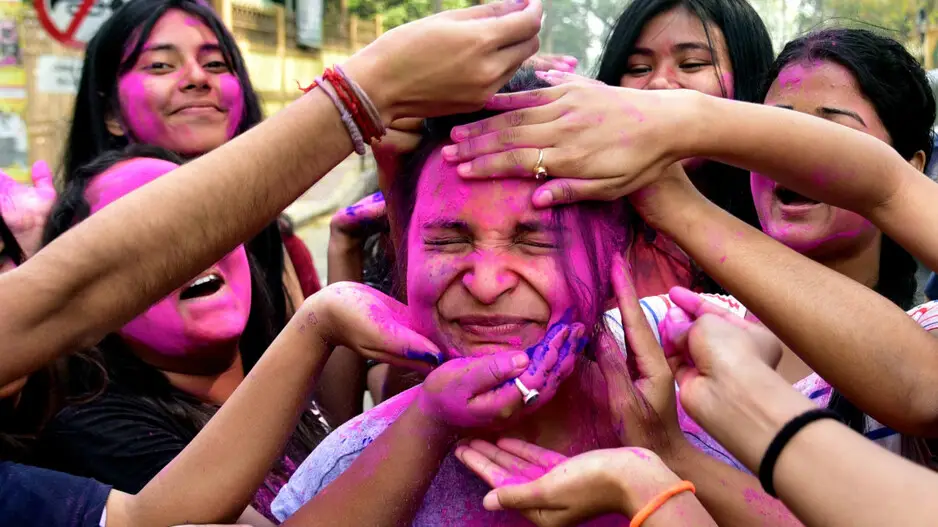 Holi 2022: India Says 'Rang De Basanti'