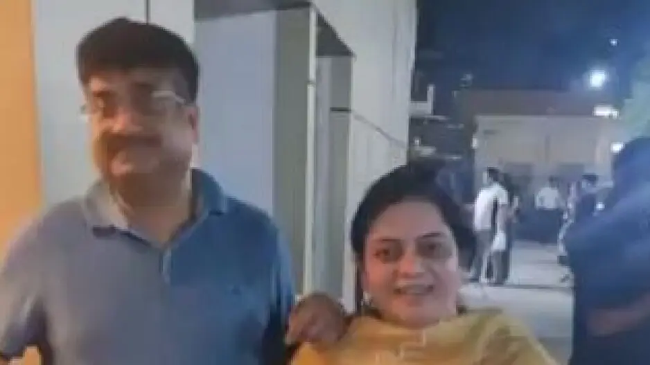 Delhi couple denied entry in restaurant over Indian attire, viral video sparks outrage