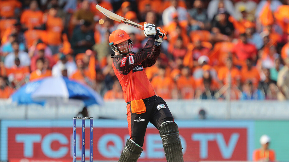 SRH's Rs 23 Crore overseas star announces retirement to spend time with family!
