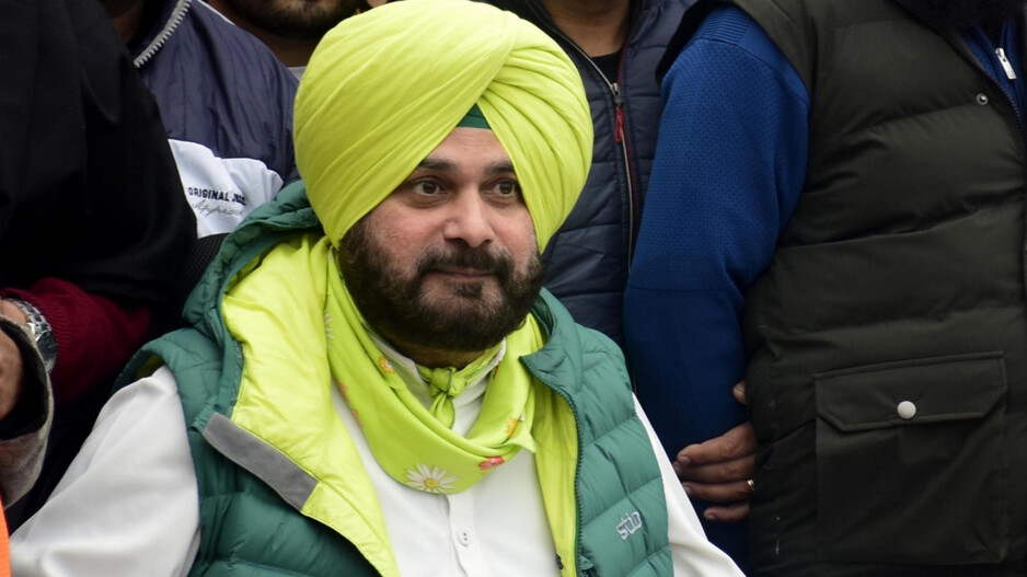 When Navjot Singh Sidhu threatened to beat Aamir Sohail with his bat!