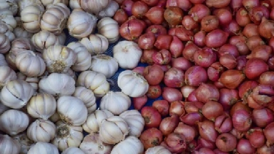 Garlic being sold at Rs 400/kg; onion reaches Rs 70-80/kg in Odisha