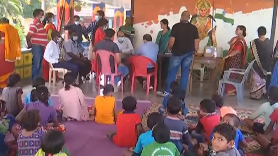 Student dies of Diptheria in Malkangiri, medical team from Bhubaneswar collects swabs of other students