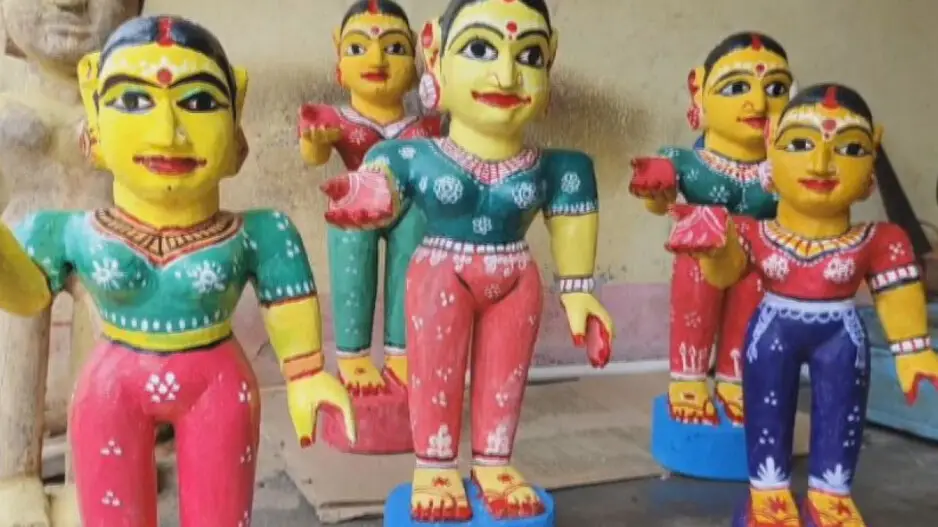 Khandapada’s wood carving craft struggles for survival