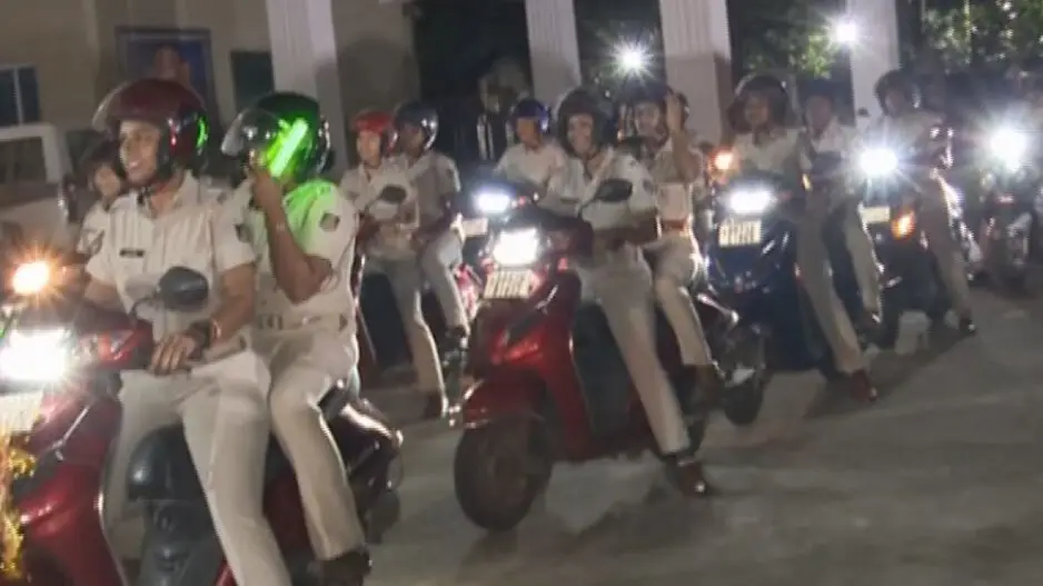 Commissionerate Police flags off ‘Shakti Bahini’ to ensure extra security for women during Durga Puja