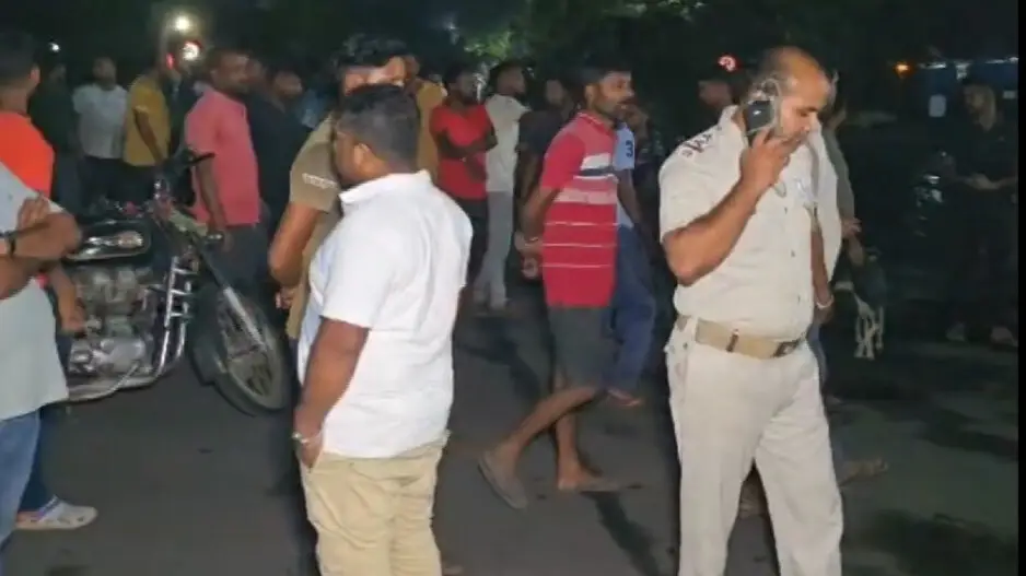 Contractual workers of Talcher mine stage protest demanding Durga Puja bonus; opposed by another group