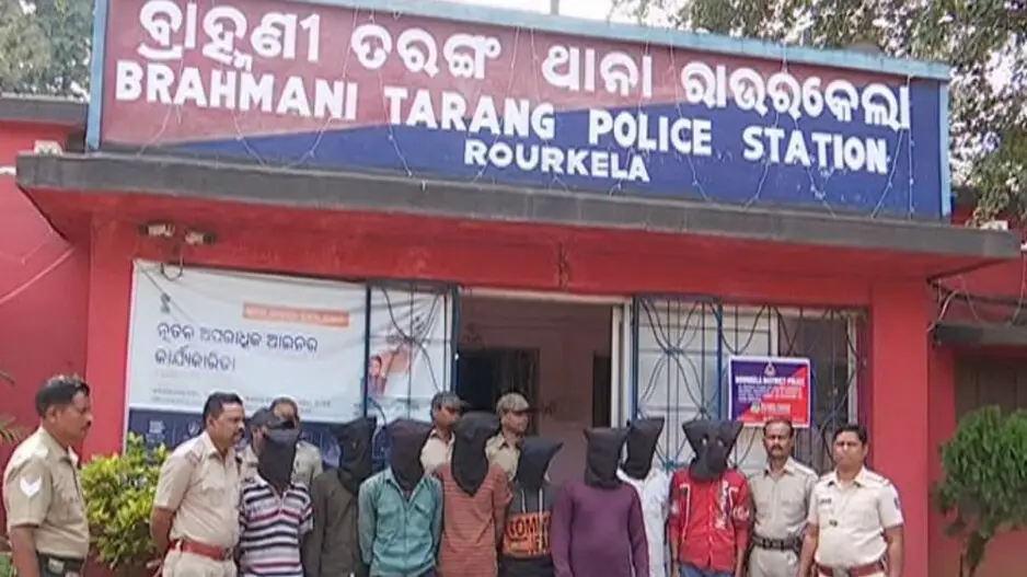 Dating app trap! Youth looted at gunpoint in Odisha