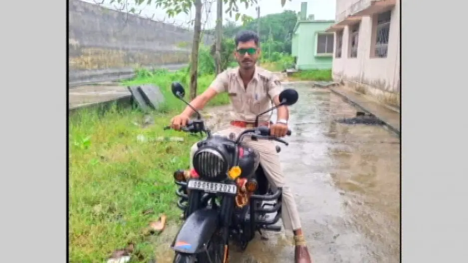 Jail warder found hanging inside barrack in Kendrapara