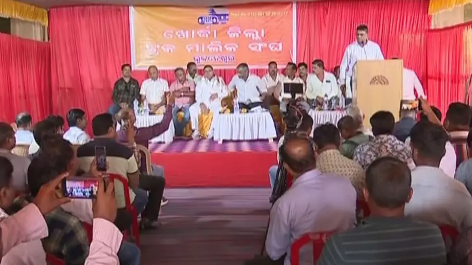 Minor Minerals Transporting Truck Owners’ Associations in Odisha warn of stir from October 10