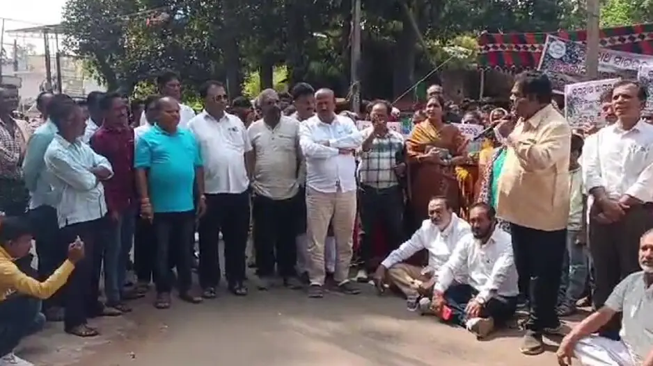 BJD councillors ‘skip’ party’s demonstration over alleged corruption in Jagannath Sagar project in Jeypore