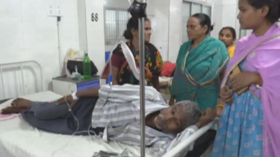 ‘10 PM too late to check BP and hospital admission’: Doctor 'tears' prescription of elderly patient in Odisha
