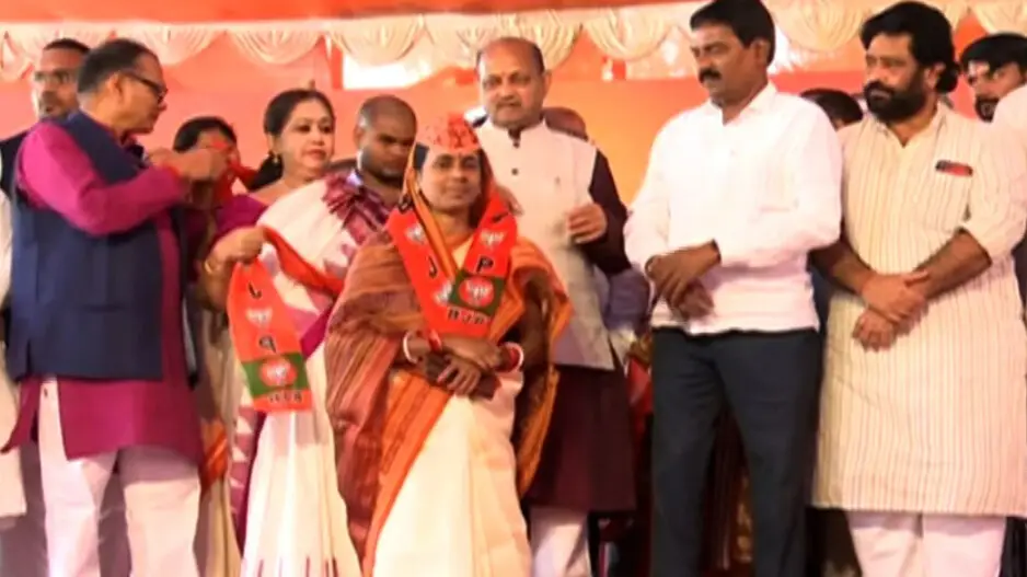 Former Bari MLA Sunanda Das joins BJP days after quitting BJD