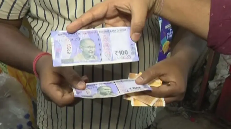 Fake Rs 100 and 200 currency notes circulating in Bhubaneswar, shopkeepers in panic