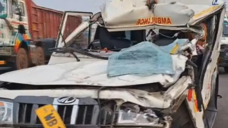 1 dead, 3 critically injured after ambulance from Kolkata crashes into dumper in Odisha