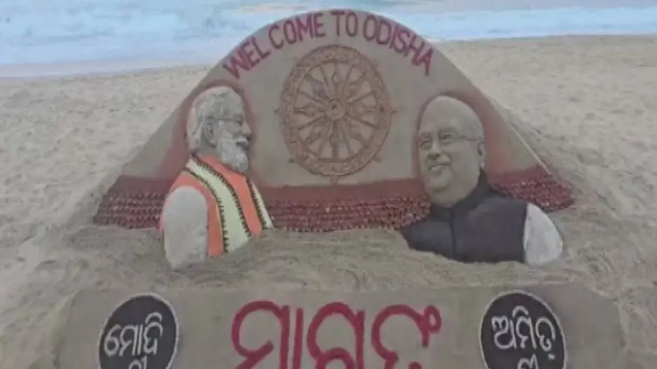 Sudarsan Pattnaik welcomes PM Modi to Odisha for DG-IGP conference with his sand art