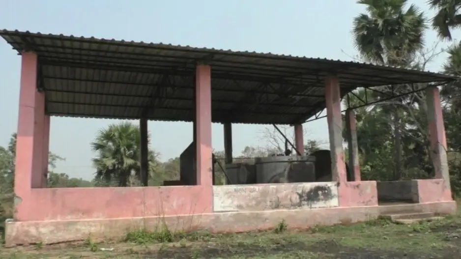 Lemongrass processing unit lying defunct in Subarnapur for 2 years, livelihood of local residents affected