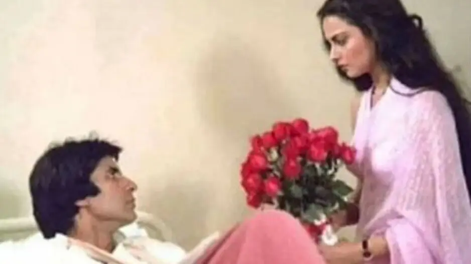 Amitabh Bachchan tweets âChupâ at night; hilarious Jaya Bachchan and Rekha memes viral