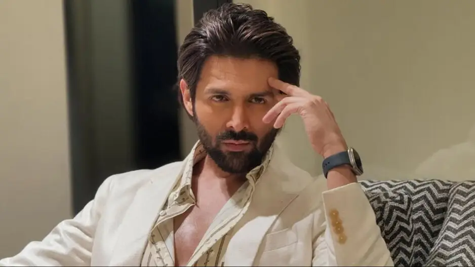 Kartik Aaryan's Rise in Bollywood: From getting Rs 1500 for his first assignment to being offered Rs 50 crore