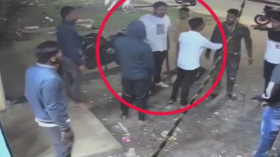 Robbers hurl bombs, loot Rs 2 lakh from 2 youths in Ganjam; armed heist caught on CCTV
