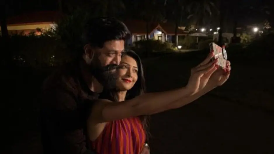 Yash rings in birthday with family in Goa, adorable pictures go viral