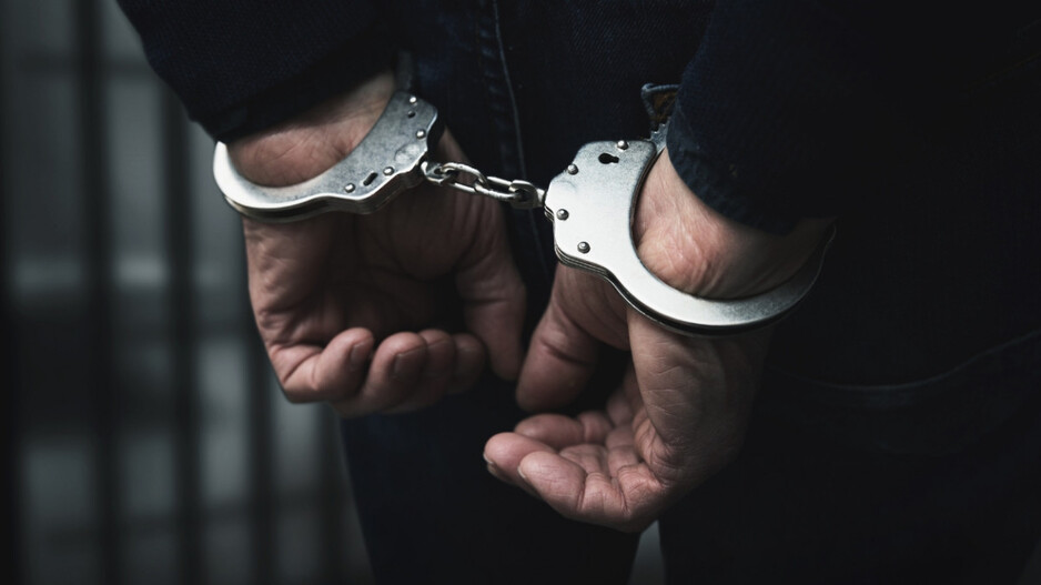 Odisha  Vigilance arrests 4, including Asst Project Director for siphoning off Rs 20L NREGS Fund