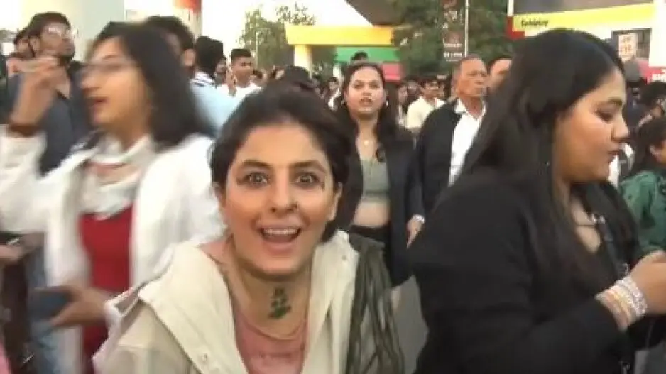 Mirzapur ‘Madhuri Bhabhi’ goes crazy, looks unrecognisable with tattoo at Coldplay concert