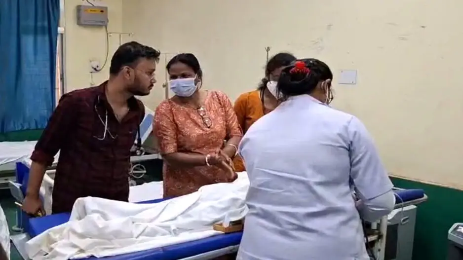 Girl falls off Brahmani river bridge while making reel in Odisha’s Dhenkanal