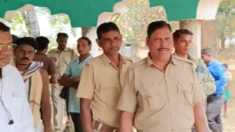 Lovebirds found dead in house, suicide suspected