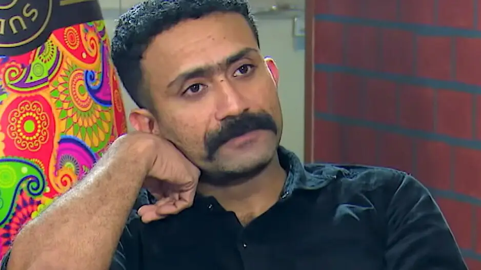 Actor Shine Tom Chacko flees from hotel during raid amid Vincy Aloshious' allegations Watch