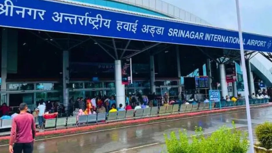 Srinagar airport handled 110 flights, over 14,000 passengers on Thu; airfares reduced notably: Govt