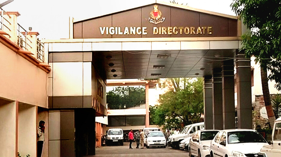 CDMO office senior clerk, peon caught taking bribe of Rs 25,000 in Odisha