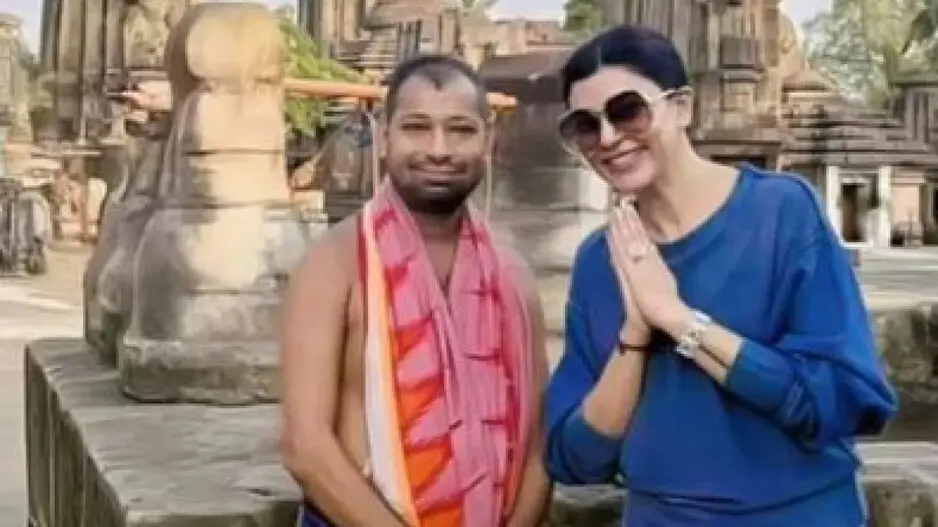 After Shilpa Shetty, Sushmita Sen’s photo inside Bhubaneswar Lingaraj Temple sparks outrage
