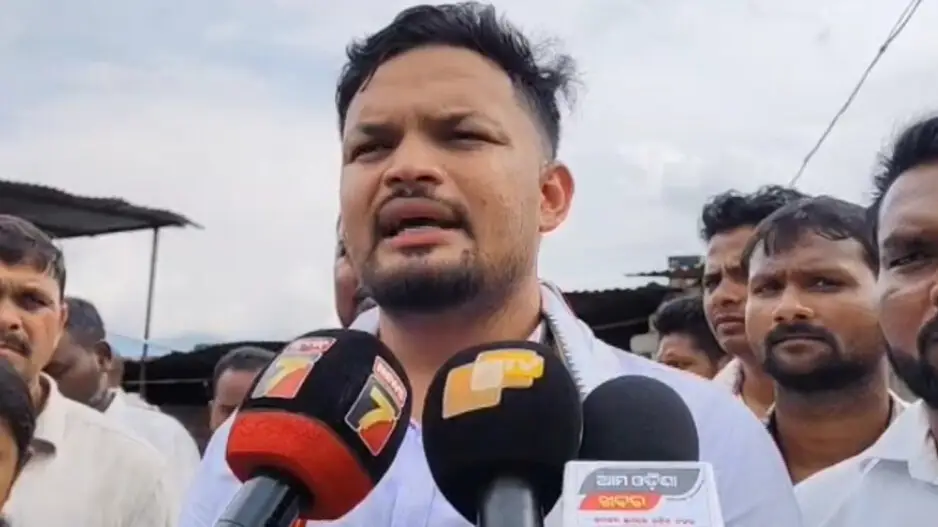 Liquor traders accuse Laxmipur MLA of extortion