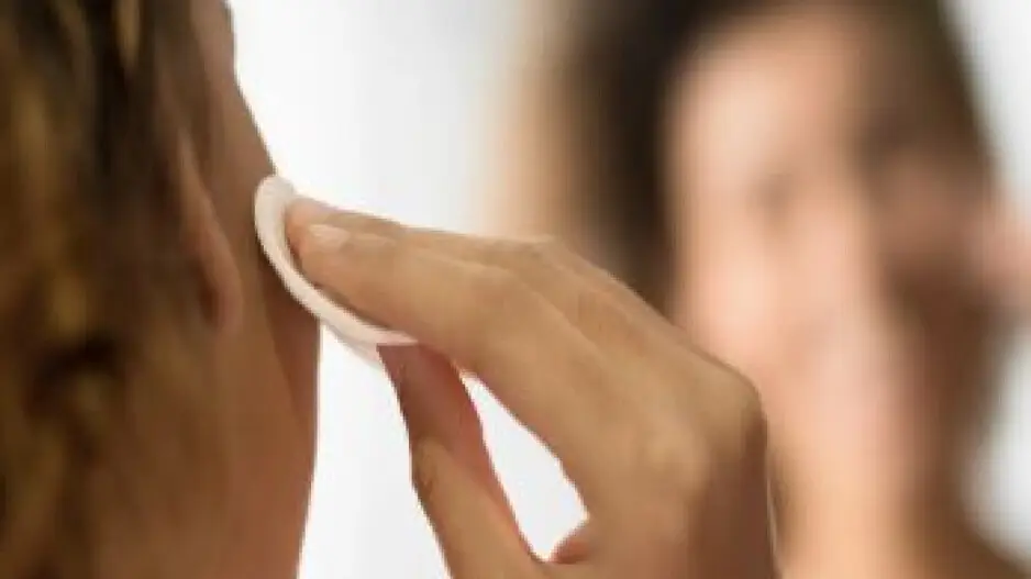 Shanghai airport forces woman to remove makeup for facial scan, sparks outrage