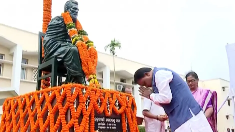 97th death anniversary of Utkalmani Gopabandhu Das observed on Odisha Assembly premises
