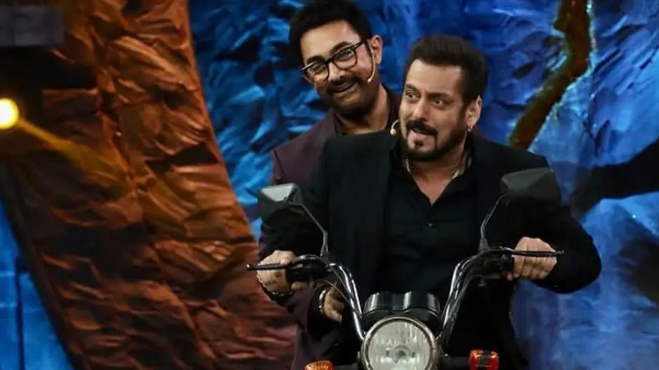 Aamir Khan recalls playing cricket match with Salman Khan when very young; Says, 'Kutte ki tarah ...Watch